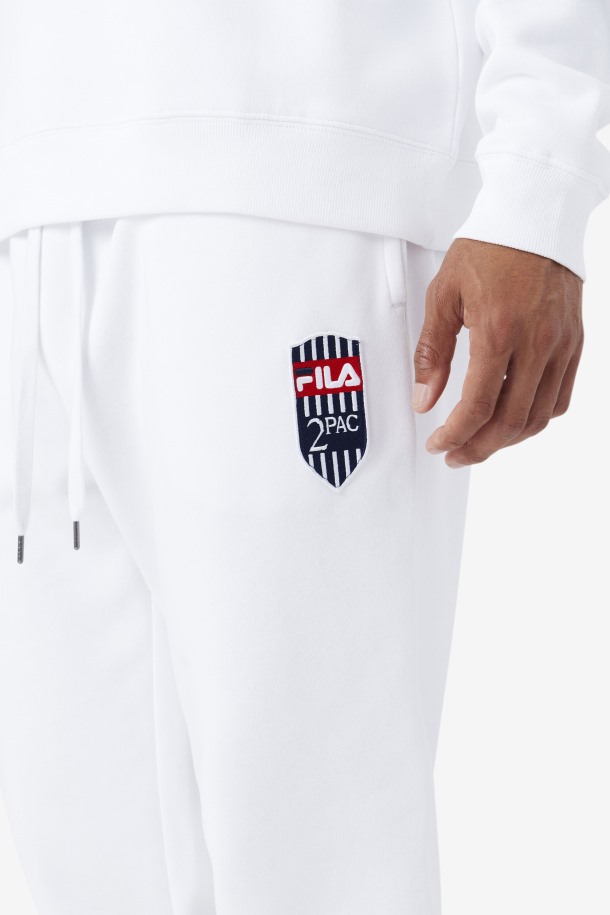 Jogger Con Parche 2pac De Queue Outlets Blanco