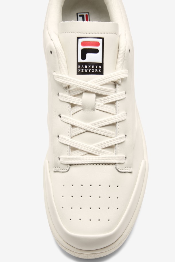 Tenis Originales Hombre Lux X Barneys Gardenia/negro/rojo Fila Outlet