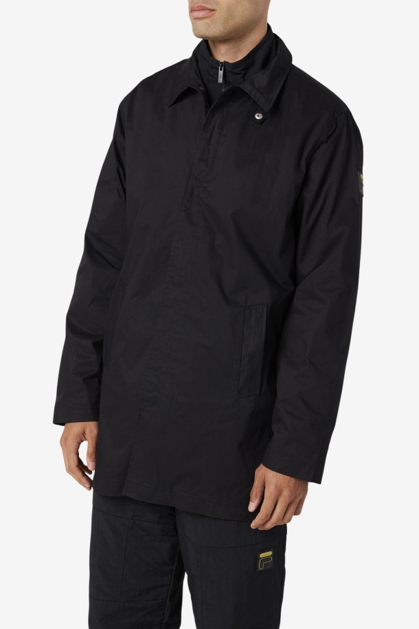 Salida De La Cola De La Chaqueta Holmes Negra